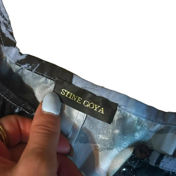 STINE GOYA Navy and Blue Patterned silky Blouse EUC large - Picture 7 of 12